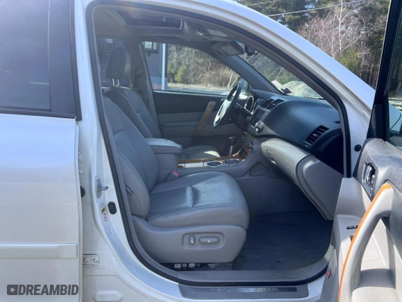 2010 Toyota Highlander Hybrid Limited w/3rd Row with VIN JTEJW3EH7A2039074, listed as a Copart auction lot 49112535 with 320,542 mi miles and Clean Title. Bid and sale history available at carsss.com. Image 5.