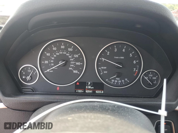 2015 BMW 3 Series 328i xDrive с VIN WBA3B5C53FP653530, выставлен на аукционе Copart как лот 61859315 с пробегом 92 041 миль миль и Списание • Salvage title. История ставок и продаж доступна на DreamBid. Изображение 9.