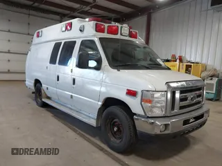 2011 Ford E-Series Commercial z VIN 1FDSS3EL6BDB11408, wystawiony jako IAAI lot #41491073 z przebiegiem 360 229 mil mil oraz . Historia ofert i sprzedaży dostępna na DreamBid. Obrazek 1.