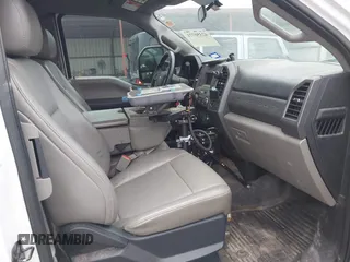 2017 Ford F-250 XLT с VIN 1FT7X2A65HEC33329, выставлен на аукционе IAAI как лот 42350771 с пробегом 153 596 миль миль и . История ставок и продаж доступна на DreamBid. Изображение 5.