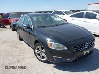 2015 Volvo S60 T5 Drive-E Premier with VIN YV140MFK5F2360714, listed as a IAAI auction lot 42043000 with 170,062 mi miles. Bid and sale history available at carsss.com. Image 1.