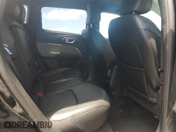 2024 Jeep Compass Latitude z VIN 3C4NJDBNXRT133089, wystawiony jako Copart lot #56872625 z przebiegiem 25 282 mil mil oraz Nie do naprawy • Non repairable. Historia ofert i sprzedaży dostępna na DreamBid. Obrazek 11.