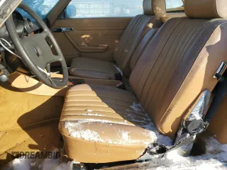 1985 Mercedes-Benz 380 z VIN WDBBA45C1FA026172, wystawiony jako Copart lot #44573545 z przebiegiem 149 808 mil mil oraz Szkoda całkowita • Salvage title. Historia ofert i sprzedaży dostępna na DreamBid. Obrazek 7.