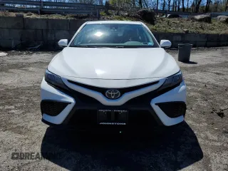 2023 Toyota Camry SE with VIN 4T1G11AKXPU815080, listed as a Copart auction lot 53675035 with 27,634 mi miles and Salvage Title. Bid and sale history available at DreamBid. Image 5.