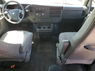 2018 Chevrolet Express Passenger LT with VIN 1GAZGPFG0J1331553, listed as a Copart auction lot 69189694 with 84,376 mi miles and Salvage Title. Bid and sale history available at carsss.com. Image 8.