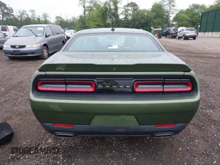 2018 Dodge Challenger SXT Plus z VIN 2C3CDZAG6JH339588, wystawiony jako IAAI lot #42441517 z przebiegiem 66 921 mil mil oraz . Historia ofert i sprzedaży dostępna na DreamBid. Obrazek 16.