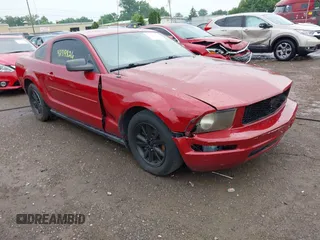 2008 Ford Mustang Deluxe with VIN 1ZVHT80N085193413, listed as a IAAI auction lot 42719826 with 199,618 mi miles and . Bid and sale history available at DreamBid. Image 1.
