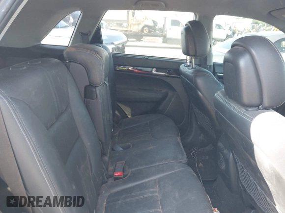 2015 Kia Sorento EX with VIN 5XYKU4A71FG631875, listed as a IAAI auction lot 42137714 with 174,642 mi miles. Bid and sale history available at carsss.com. Image 8.