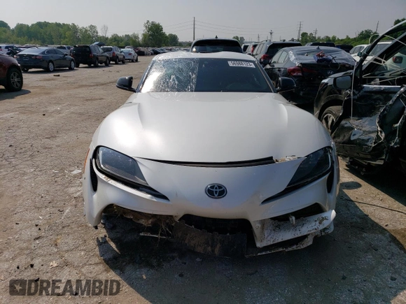 2022 Toyota Supra 3.0 z VIN WZ1DB0C0XNW049560, wystawiony jako Copart lot #56988123 z przebiegiem Nie podano mil oraz . Historia ofert i sprzedaży dostępna na DreamBid. Obrazek 5.