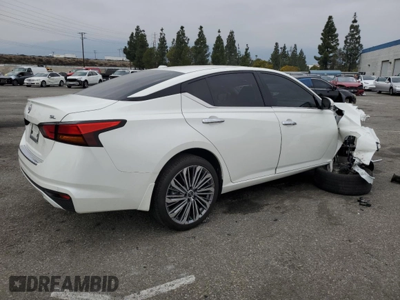 2023 Nissan Altima SL with VIN 1N4BL4EV4PN418222, listed as a Copart auction lot 43273615 with 13,239 mi miles and Salvage Title. Bid and sale history available at DreamBid. Image 3.