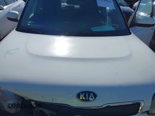 2014 Kia Soul with VIN KNDJN2A27E7089016, listed as a IAAI auction lot 40994947 with 143,939 mi miles. Bid and sale history available at carsss.com. Image 10.