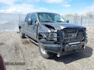 2005 Ford F-250 XL z VIN 1FTSW21P75EA97710, wystawiony jako IAAI lot #42157139 z przebiegiem 182 470 mil mil oraz . Historia ofert i sprzedaży dostępna na DreamBid. Obrazek 1.