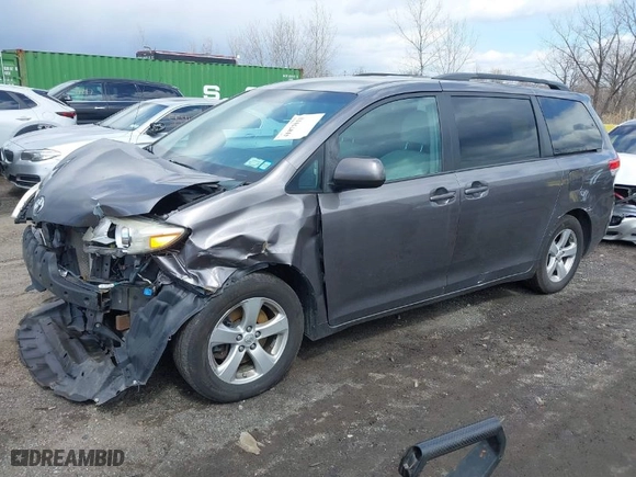 2014 Toyota Sienna LE AAS with VIN 5TDKK3DC1ES462368, listed as a IAAI auction lot 41877913 with 158,846 mi miles. Bid and sale history available at carsss.com. Image 2.
