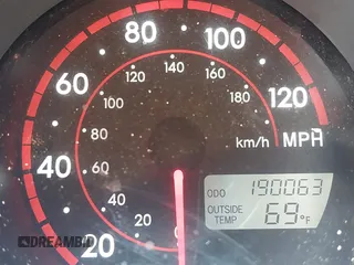 2005 Pontiac Vibe z VIN 5Y2SL63895Z432173, wystawiony jako IAAI lot #42186362 z przebiegiem 190 063 mil mil oraz . Historia ofert i sprzedaży dostępna na DreamBid. Obrazek 15.