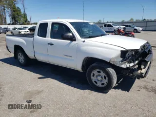 2014 Toyota Tacoma with VIN 5TFTX4CN2EX045804, listed as a Copart auction lot 49377795 with 185,779 mi miles and Salvage title. Bid and sale history available at DreamBid. Image 4.