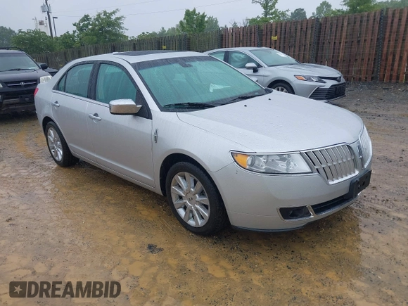 2012 Lincoln MKZ z VIN 3LNHL2GC5CR825764, wystawiony jako IAAI lot #42348062 z przebiegiem 49 402 mil mil oraz . Historia ofert i sprzedaży dostępna na DreamBid. Obrazek 1.