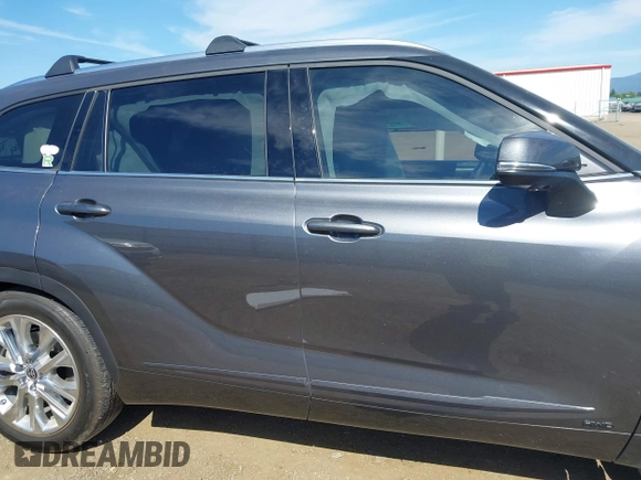 2023 Toyota Highlander Hybrid Limited с VIN 5TDXBRCHXPS122340, выставлен на аукционе IAAI как лот 42620923 с пробегом 6 820 миль миль и . История ставок и продаж доступна на DreamBid. Изображение 13.