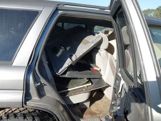 2005 Chevrolet TrailBlazer LT with VIN 1GNDT13S152381422, listed as a IAAI auction lot 40618320 with 1 mi miles. Bid and sale history available at carsss.com. Image 8.