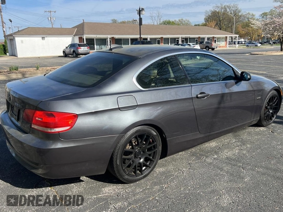 2008 BMW 3 Series 328i with VIN WBAWB33518P133427, listed as a Copart auction lot 53393465 with 111,539 mi miles and Clean Title. Bid and sale history available at carsss.com. Image 4.