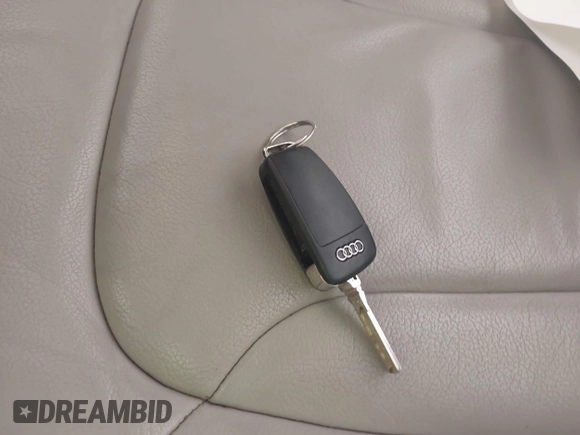 2015 Audi Q7 Premium Plus с VIN WA1LGAFE9FD025864, выставлен на аукционе IAAI как лот 42490868 с пробегом 67 739 миль миль и . История ставок и продаж доступна на DreamBid. Изображение 11.