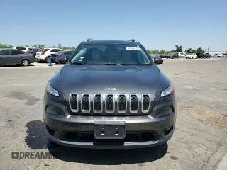 2016 Jeep Cherokee 75th Anniversary с VIN 1C4PJLCS1GW217512, выставлен на аукционе Copart как лот 60060525 с пробегом 111 864 миль миль и Списание • Salvage title. История ставок и продаж доступна на DreamBid. Изображение 14.