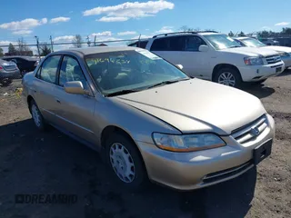 2001 Honda Accord LX z VIN 1HGCG564X1A018812, wystawiony jako IAAI lot #41696234 z przebiegiem 270 750 mil mil oraz . Historia ofert i sprzedaży dostępna na DreamBid. Obrazek 1.