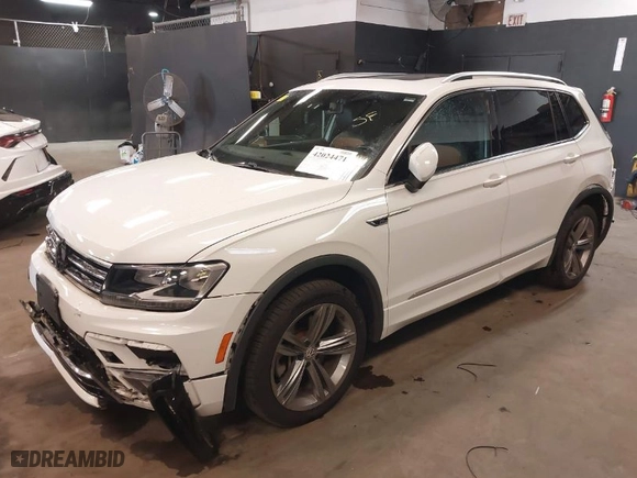 2019 Volkswagen Tiguan SE with VIN 3VV2B7AX8KM005679, listed as a IAAI auction lot 42024471 with 18,775 mi miles. Bid and sale history available at carsss.com. Image 2.