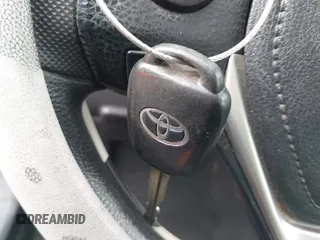 2018 Toyota Corolla L z VIN 5YFBURHE7JP840916, wystawiony jako IAAI lot #41603264 z przebiegiem 218 028 mil mil oraz . Historia ofert i sprzedaży dostępna na DreamBid. Obrazek 11.