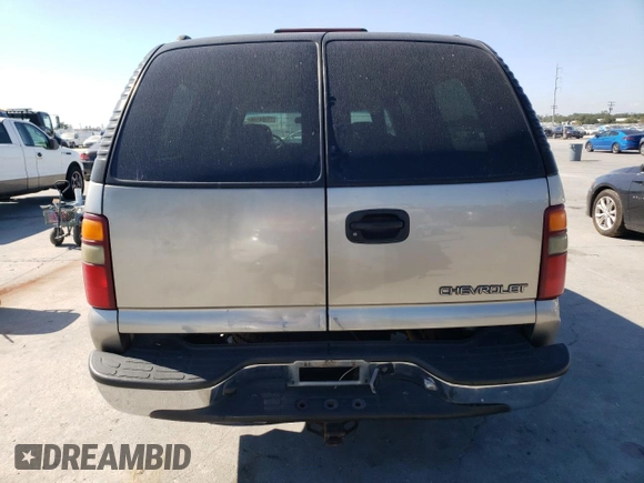 2001 Chevrolet Suburban LT with VIN 3GNEC16T31G174749, listed as a Copart auction lot 77304144 with 289,307 mi miles and Salvage Title. Bid and sale history available at carsss.com. Image 6.