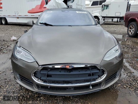 2015 Tesla Model S 85D with VIN 5YJSA1E20FF117464, listed as a Copart auction lot 54194515 with 99,446 mi miles and Clean Title. Bid and sale history available at carsss.com. Image 5.