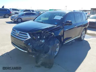 2013 Toyota Highlander Limited with VIN 5TDYK3EHXDS136734, listed as a IAAI auction lot 40932374 with 51,025 mi miles. Bid and sale history available at carsss.com. Image 2.