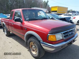 1997 Ford Ranger XLT with VIN 1FTCR15XXVTA14735, listed as a IAAI auction lot 42113672 with 114,939 mi miles. Bid and sale history available at carsss.com. Image 1.