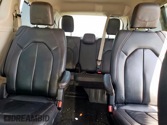2020 Chrysler Pacifica Touring L with VIN 2C4RC1BG7LR125649, listed as a Copart auction lot 57873365 with 117,114 mi miles and Salvage title. Bid and sale history available at DreamBid. Image 10.