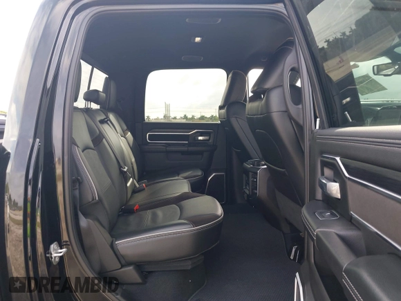 2024 Ram 2500 Laramie z VIN 3C6UR5FL3RG141327, wystawiony jako IAAI lot #41390825 z przebiegiem 8 002 mil mil oraz . Historia ofert i sprzedaży dostępna na DreamBid. Obrazek 8.