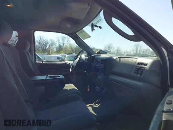 2003 Ford F-350 XL with VIN 1FTSX31S13EB86208, listed as a IAAI auction lot 41940182 with 210,042 mi miles and . Bid and sale history available at DreamBid. Image 5.