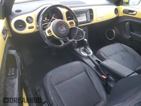 2013 Volkswagen Beetle 50s Edition with VIN 3VW5P7AT7DM828338, listed as a Copart auction lot 88228725 with 106,171 mi miles and Salvage title. Bid and sale history available at DreamBid. Image 8.