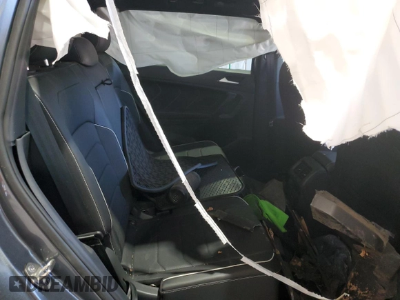 2024 Volkswagen Tiguan SEL R-Line z VIN 3VV4B7AX0RM012032, wystawiony jako Copart lot #54157225 z przebiegiem Nie podano mil oraz Szkoda całkowita • Salvage title. Historia ofert i sprzedaży dostępna na DreamBid. Obrazek 11.