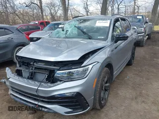 2024 Volkswagen Tiguan SE R-Line Black с VIN 3VVCB7AX2RM209005, выставлен на аукционе IAAI как лот 41694881 с пробегом 1 421 миль миль и . История ставок и продаж доступна на DreamBid. Изображение 17.