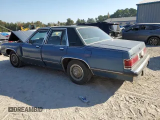 1988 Mercury Grand Marquis GS z VIN 2MEBM74F1JX664779, wystawiony jako Copart lot #76826594 z przebiegiem Nie podano mil oraz Szkody całkowita. Historia ofert i sprzedaży dostępna na DreamBid. Obrazek 2.
