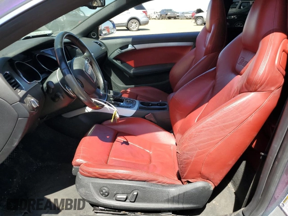 2009 Audi S5 z VIN WAURV78T89A015110, wystawiony jako Copart lot #57497765 z przebiegiem 99 110 mil mil oraz Szkoda całkowita • Salvage title. Historia ofert i sprzedaży dostępna na DreamBid. Obrazek 7.