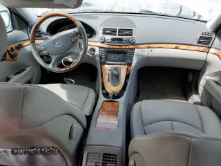 2008 Mercedes-Benz E 320 with VIN WDBUF22X58B266439, listed as a Copart auction lot 61152695 with 82,576 mi miles and Salvage title. Bid and sale history available at DreamBid. Image 8.