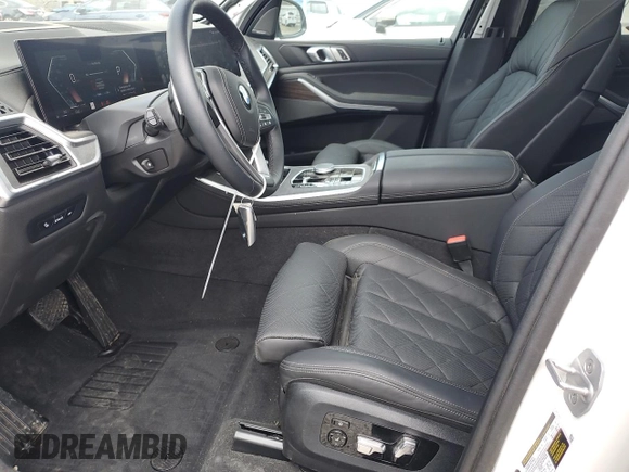 2025 BMW X5 xDrive40i with VIN 5UX23EU00S9W31898, listed as a Copart auction lot 51177025 with 11,483 mi miles and Clean Title. Bid and sale history available at carsss.com. Image 7.