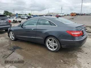 2013 Mercedes-Benz E 350 z VIN WDDKJ5KB5DF196091, wystawiony jako Copart lot #54760045 z przebiegiem 93 941 mil mil oraz Szkoda całkowita • Salvage title. Historia ofert i sprzedaży dostępna na DreamBid. Obrazek 2.