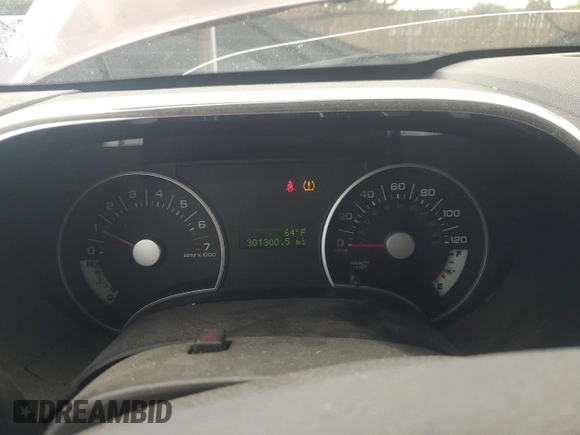 2009 Ford Explorer XLT z VIN 1FMEU73E49UA13863, wystawiony jako Copart lot #51857815 z przebiegiem 301 300 mil mil oraz Czysty tytuł • Clean title. Historia ofert i sprzedaży dostępna na DreamBid. Obrazek 9.