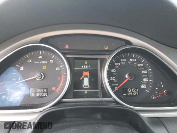 2014 Audi Q7 Premium with VIN WA1CGAFE7ED013193, listed as a Copart auction lot 63243705 with 129,127 mi miles and Clean title. Bid and sale history available at DreamBid. Image 9.
