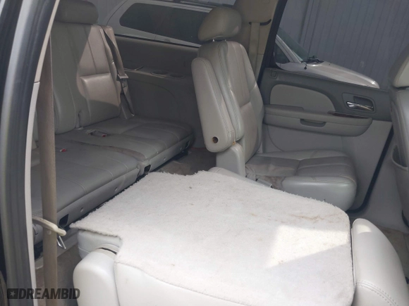 2007 Chevrolet Suburban LTZ with VIN 3GNFC16077G223650, listed as a IAAI auction lot 41510285 with 1 mi miles. Bid and sale history available at carsss.com. Image 8.