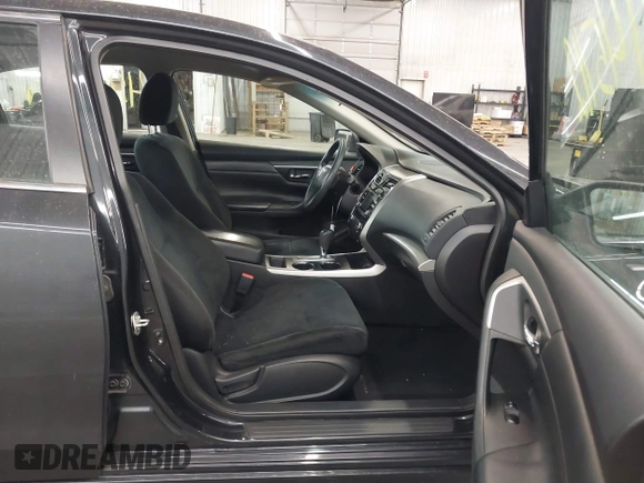 2015 Nissan Altima S with VIN 1N4AL3AP5FN871311, listed as a IAAI auction lot 42145112 with 174,605 mi miles and . Bid and sale history available at carsss.com. Image 5.