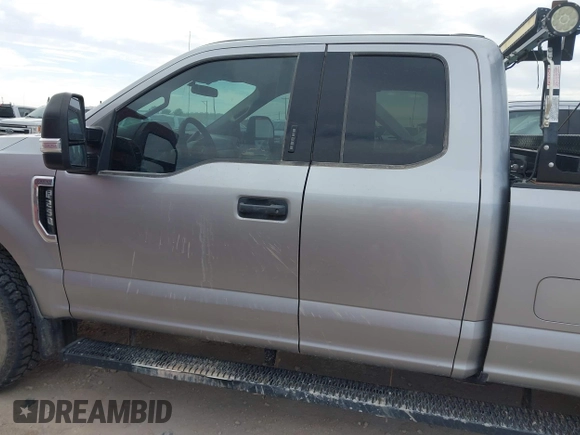 2020 Ford F-250 XL z VIN 1FT7X2B61LED95952, wystawiony jako IAAI lot #42186832 z przebiegiem 119 083 mil mil oraz . Historia ofert i sprzedaży dostępna na DreamBid. Obrazek 13.