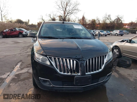 2014 Lincoln MKX z VIN 2LMDJ8JK0EBL19868, wystawiony jako IAAI lot #40960894 z przebiegiem 88 609 mil mil oraz . Historia ofert i sprzedaży dostępna na DreamBid. Obrazek 12.