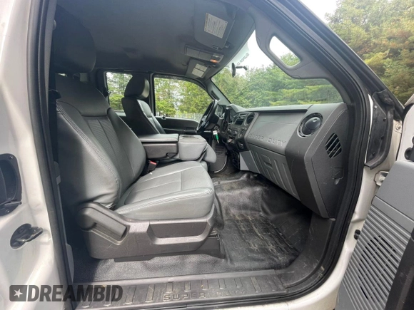 2016 Ford F-350 with VIN 1FD8X3B67GEC46263, listed as a Copart auction lot 47267935 with 241,492 mi miles and Clean title. Bid and sale history available at DreamBid. Image 5.